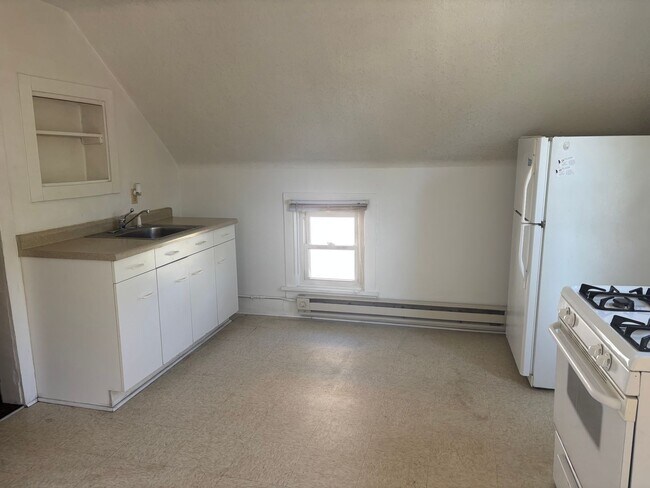 Foto del edificio - 1675 Van Buren Ave