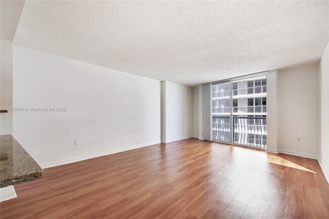 Building Photo - 1756 N Bayshore Dr