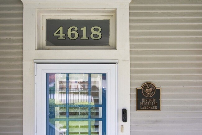 Foto del edificio - 4618 McEwen St