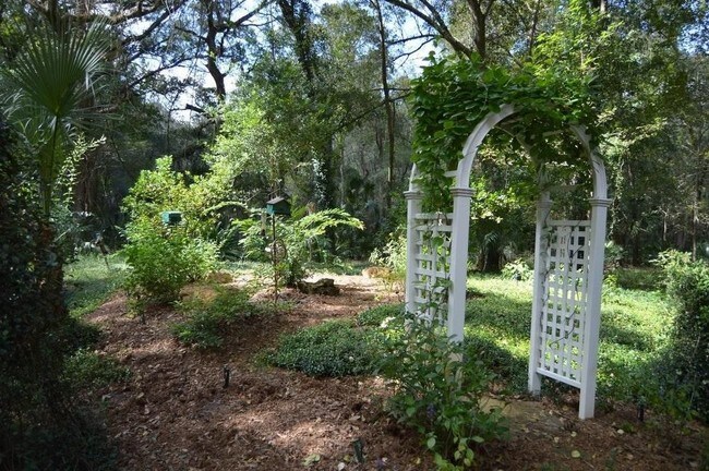 Building Photo - 7823 Quail Hollow Blvd