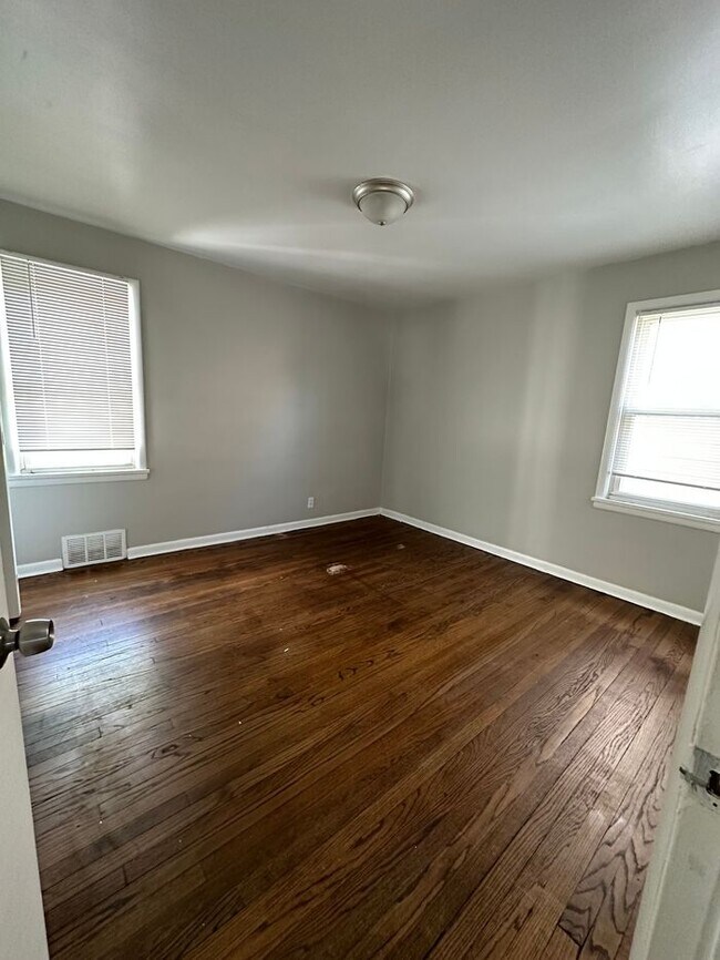 14221 Cedar Rd, South Euclid, OH 44121 Townhome Rentals in South