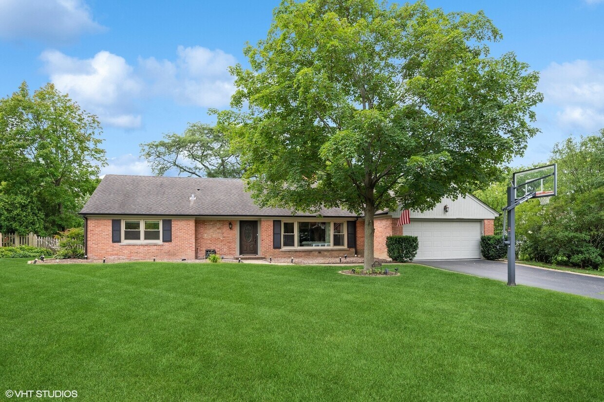 Foto principal - 1165 W Deerpath Rd