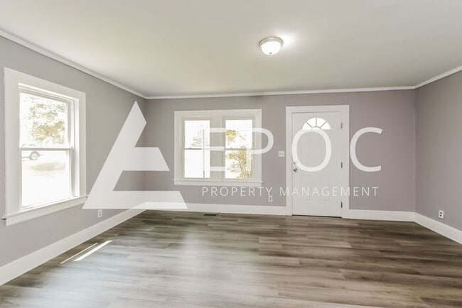 Building Photo - Private 2 Bedroom, 1 Bathroom- Available Now!