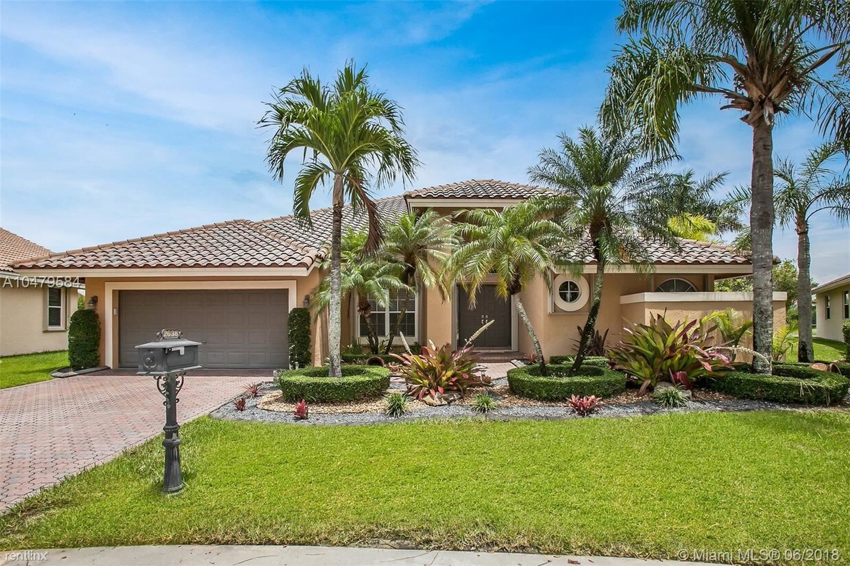 4 br, 2.5 bath House Weston Hills CC House Rental in Weston, FL
