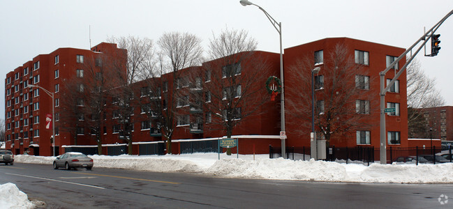 Building Photo - Madison Plaza Apartments