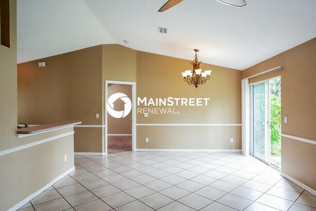 Foto del edificio - 3 Bedroom Pet-Friendly Home in North Port,...