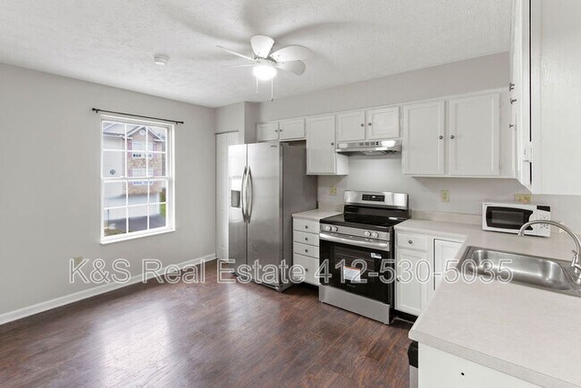 Foto del edificio - 122 Manor View Dr