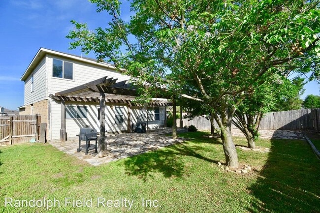 Building Photo - 4 br, 3 bath House - 120 TOWER BLUFF