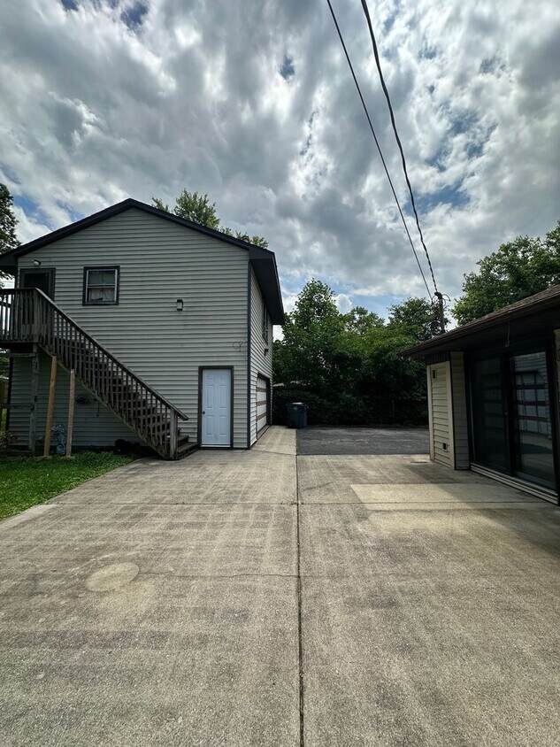 Building Photo - 279 Mockingbird Ln