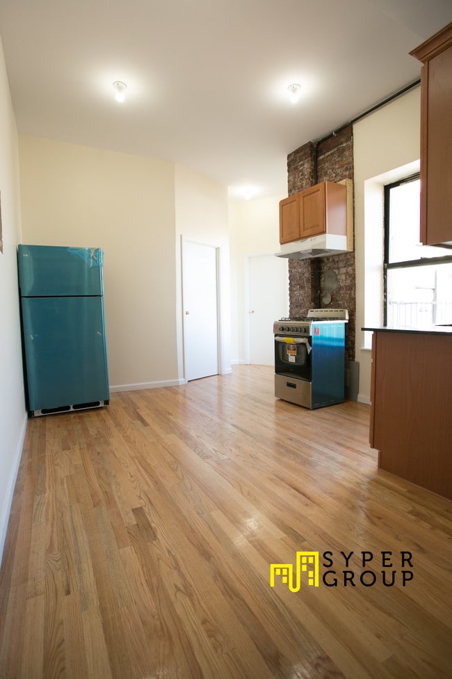Building Photo - 1507 Saint Johns Pl