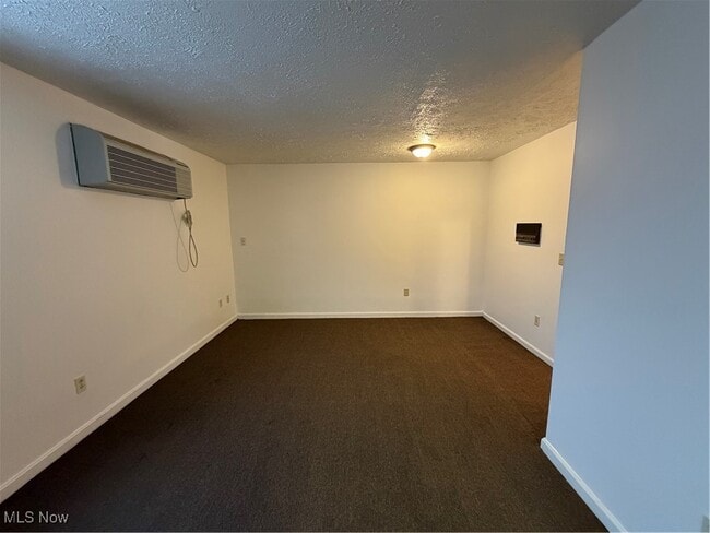 Building Photo - 4107 Orchard Dale Dr NW