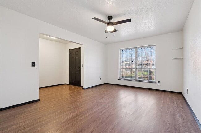 Foto del edificio - 1420 NE 8th St