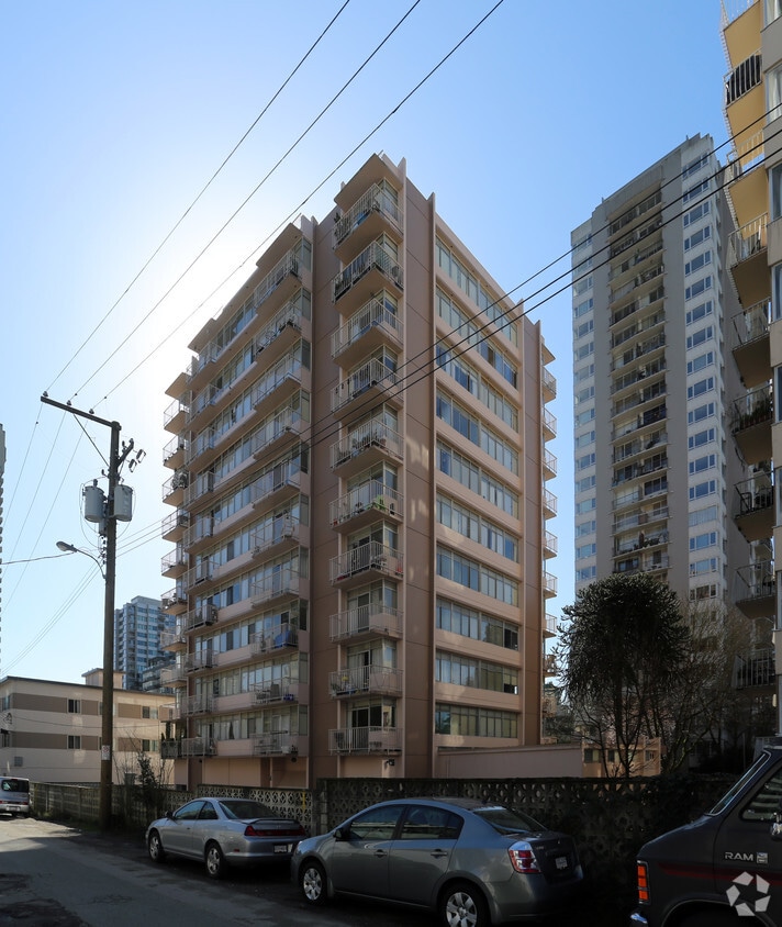 Building Photo - Ocean Bay Apartments