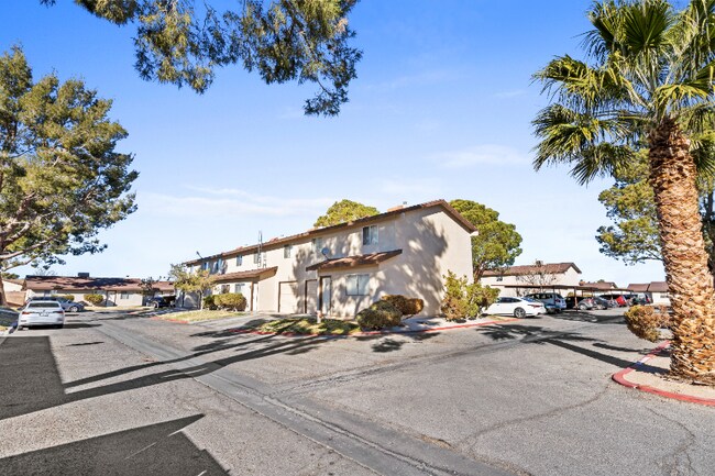 Foto del edificio - 121 N Gateway Blvd