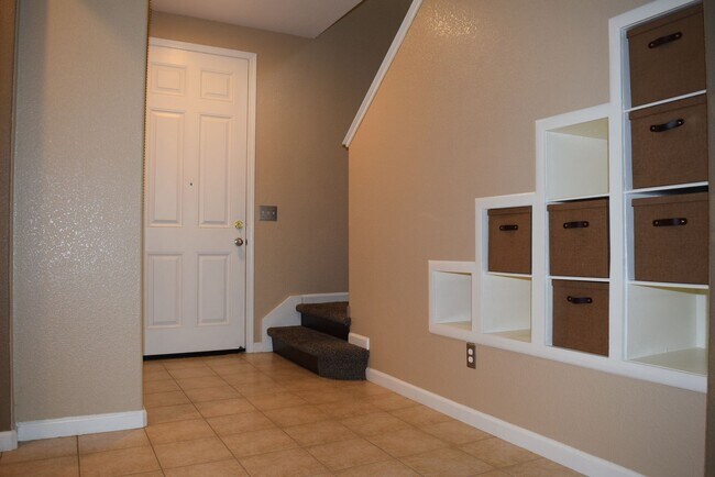 Building Photo - 5225 Sun Chaser Way