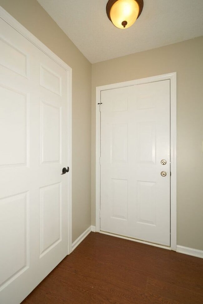 Building Photo - 4 Bedroom in Perry Township!