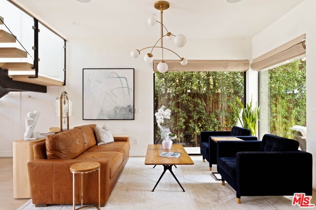 Foto del edificio - 2137 Glyndon Ave