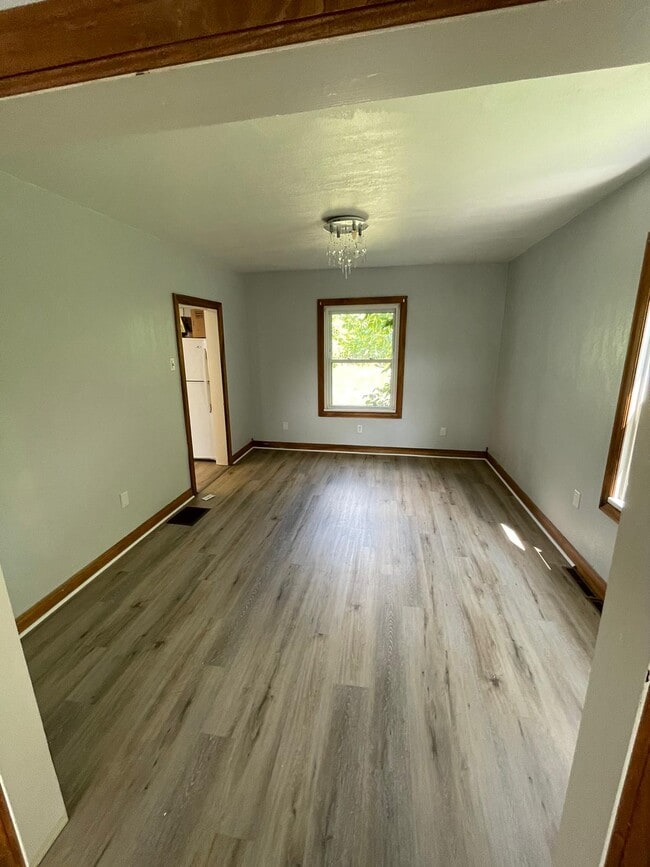 Building Photo - 1608 Woodmont Ave