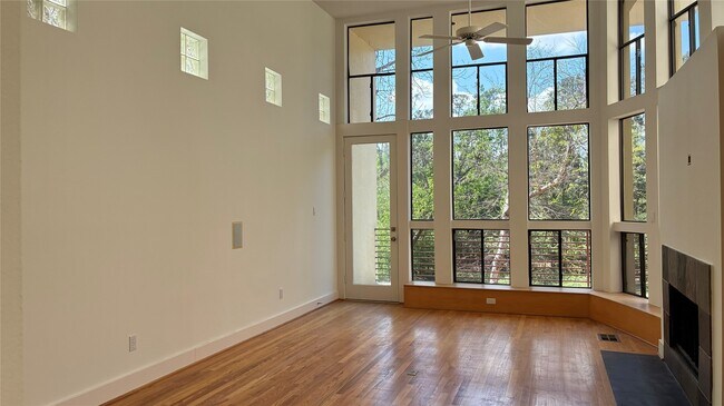 Building Photo - 6320 Haskell St