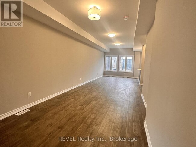 Building Photo - 14 Mann Trl