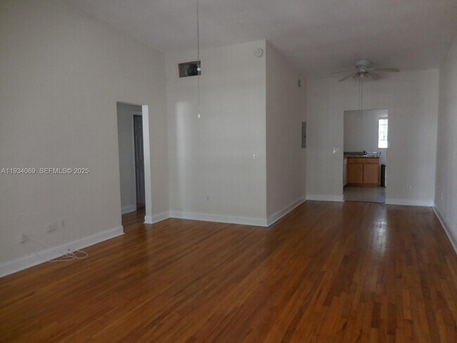 Foto del edificio - 9725 Bay Harbor Terrace