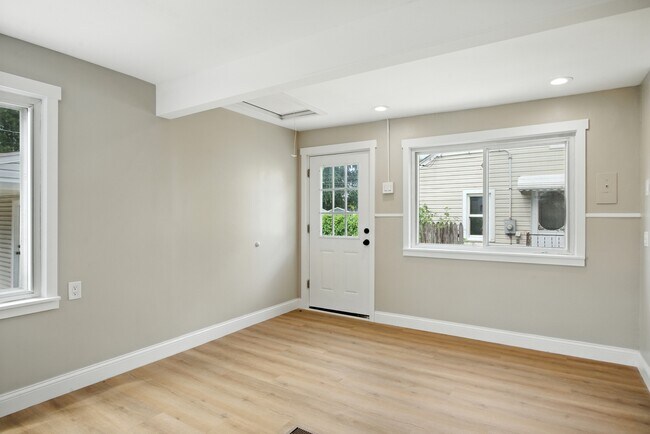 Foto del edificio - 23147 Vance Ave
