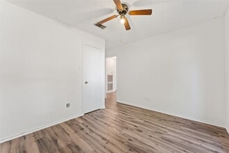 Building Photo - 9723 Cedar Bluff Dr
