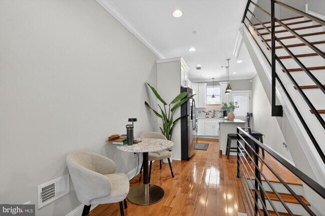Foto del edificio - 2216 Almond St