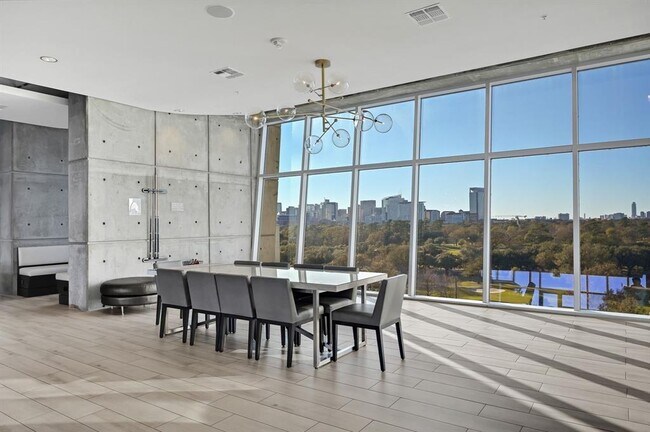 Foto del edificio - 5925 Almeda Rd