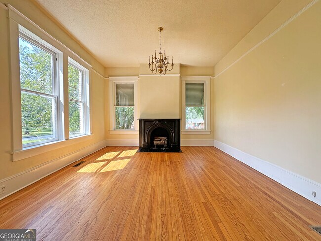 Foto del edificio - 1010 Oglethorpe Ave