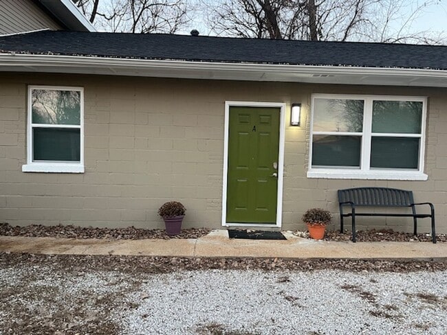 Building Photo - 10023 St Clair Ave