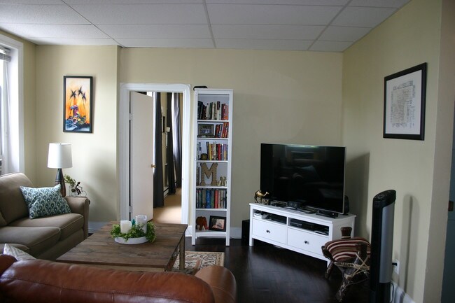 Foto del edificio - 529 S 45th St