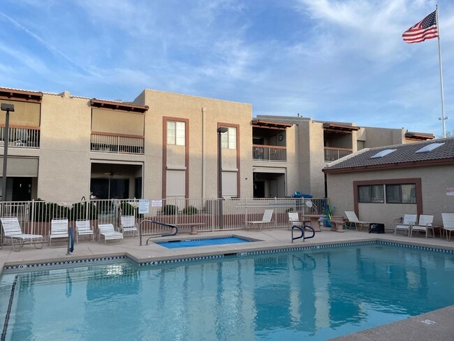 Building Photo - $1,550 2-3 Bedroom For Lease With Community Heated Pool & Spa in 85207!