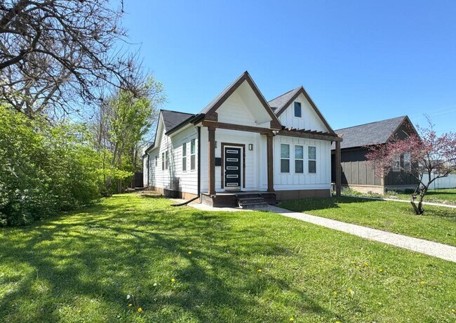Building Photo - 1818 Cornell Ave