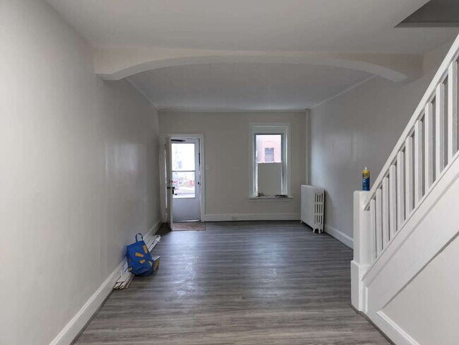 Foto del edificio - 547 Centre St