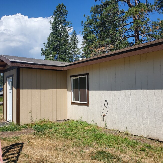 Foto del edificio - 3175 Whitefish Stage Rd