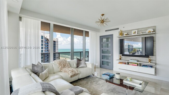 Foto del edificio - 5875 Collins Ave