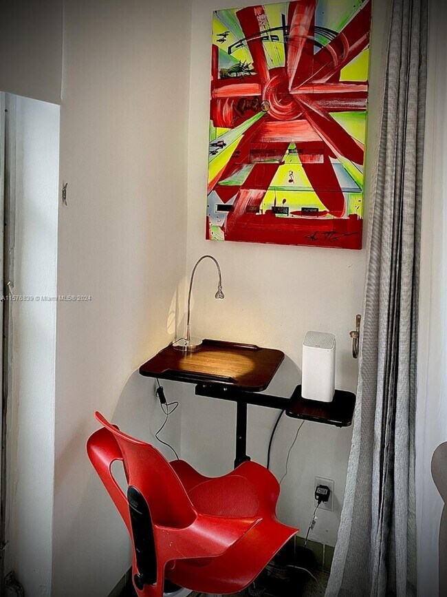 Foto del edificio - 3300 NE 18th St