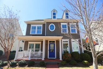 Building Photo - 504 Village Walk Ln