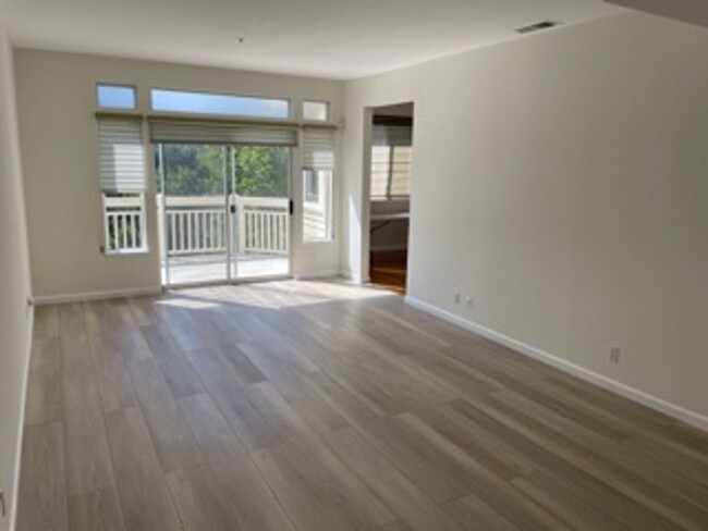 Building Photo - 4 br, 2.5 bath House - 9 Laurel Glen Terrace