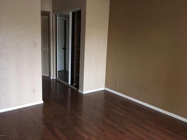 Building Photo - 540 N May