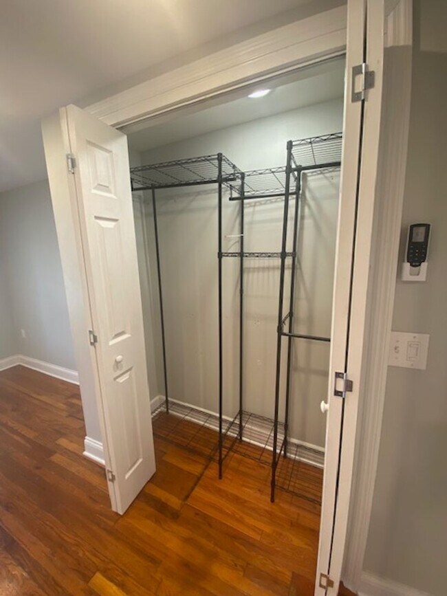 Foto del edificio - 1 bedroom upstairs unit in North Shore!