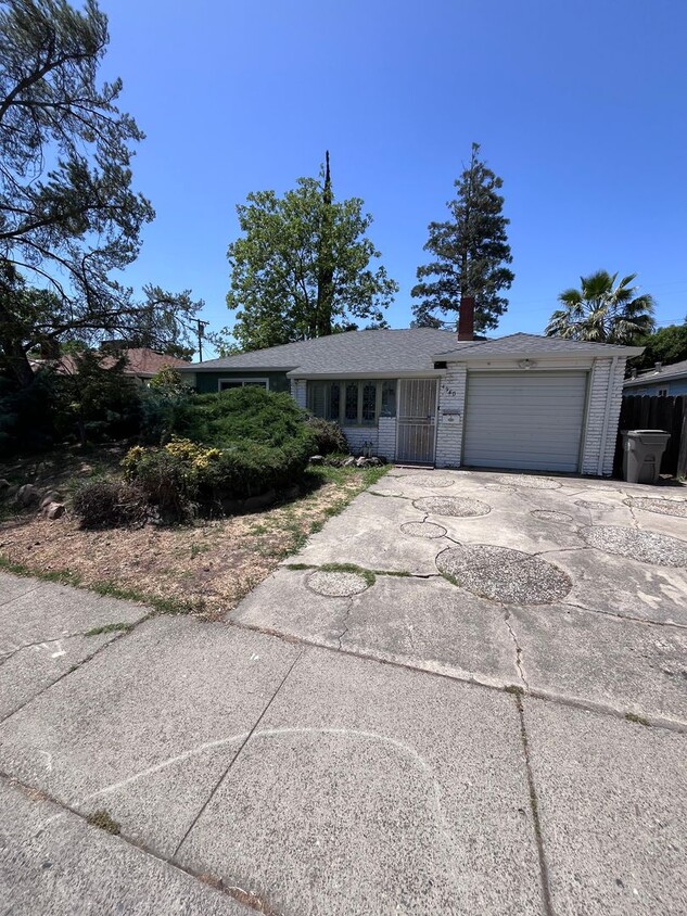Primary Photo - NICE UPDATED HOME IN SACRAMENTO!!