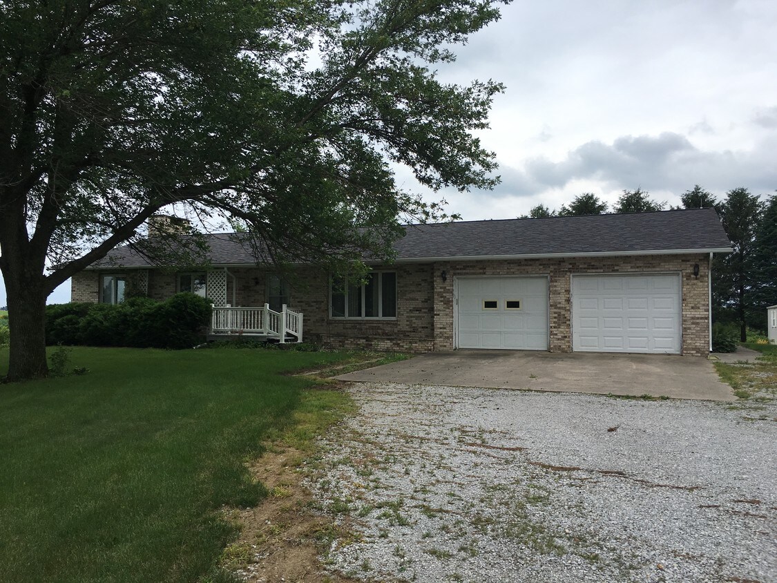 1718 Angle Rd SW, Kalona, IA 52247 House Rental in Kalona, IA