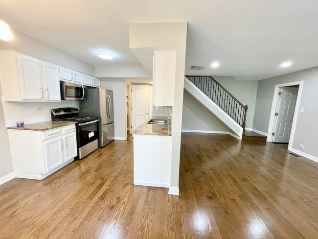 Building Photo - 2342 Old Kings Ct