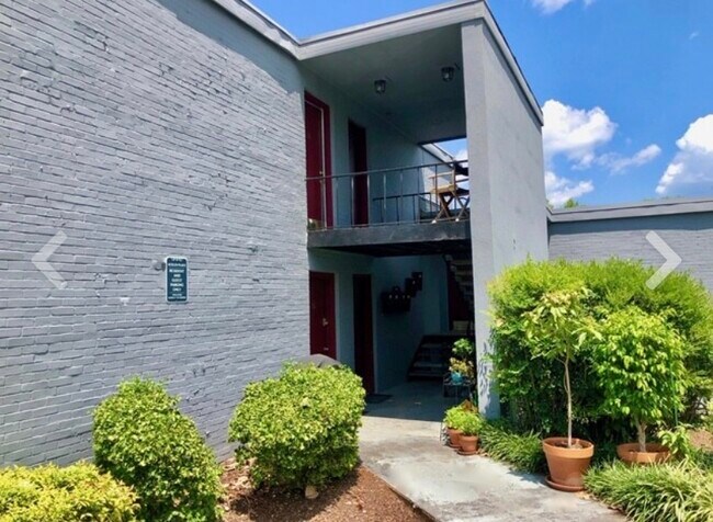 Building Photo - 201 Acklen Park Dr