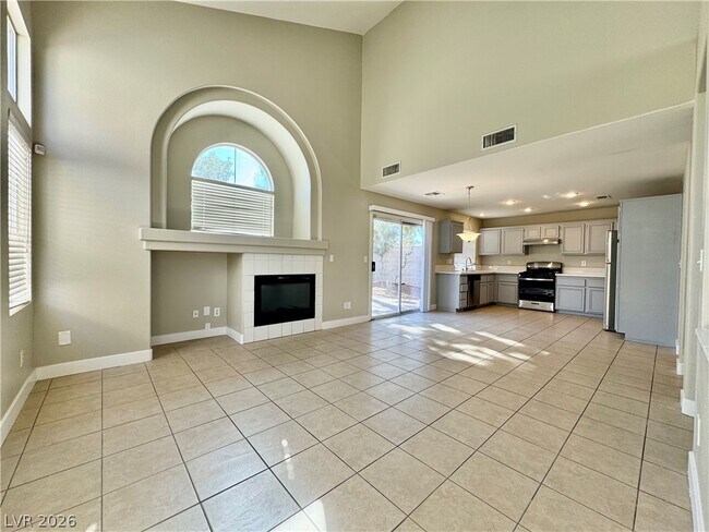Foto del edificio - 8181 W Rochelle Ave