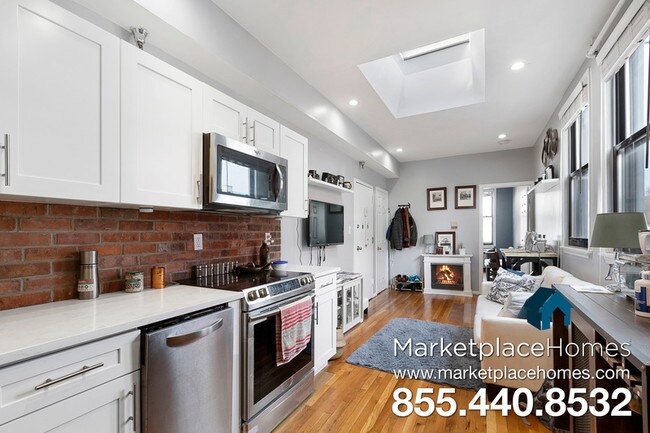 Building Photo - 403 Monroe St