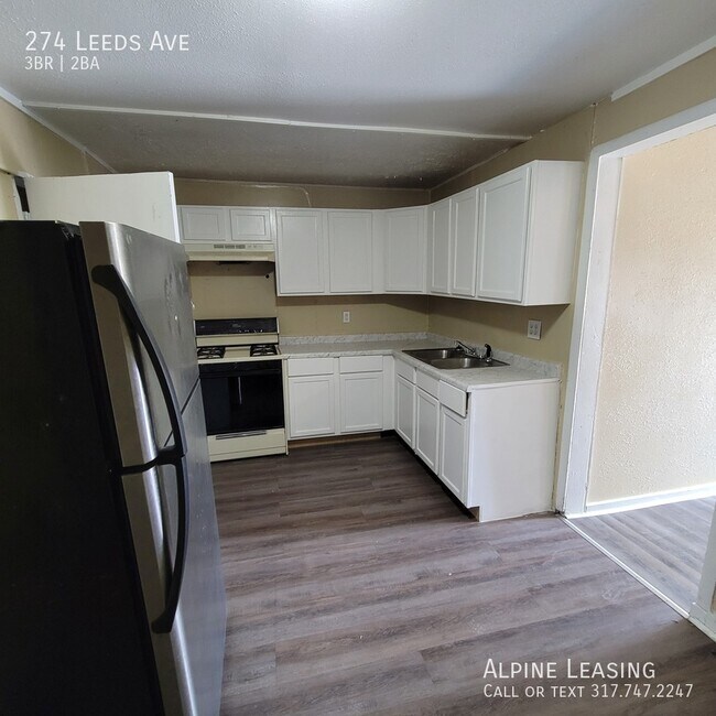 Building Photo - Southeast 3 Bedroom