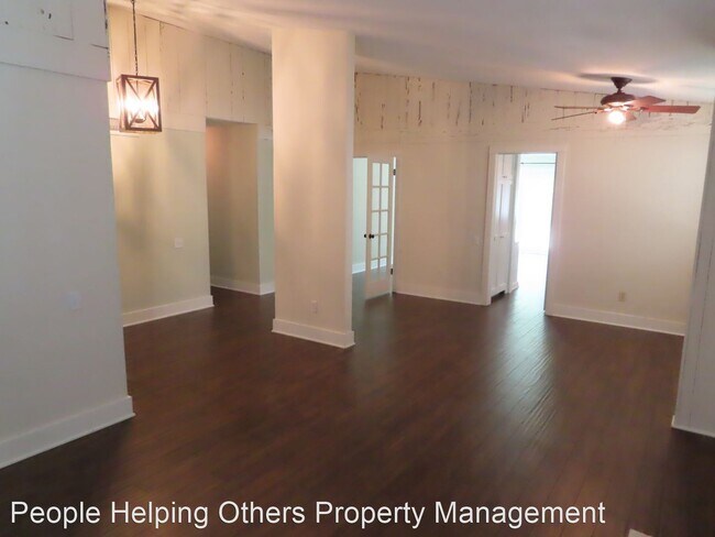 Building Photo - 4 br, 2 bath House - 958 Valencia Court